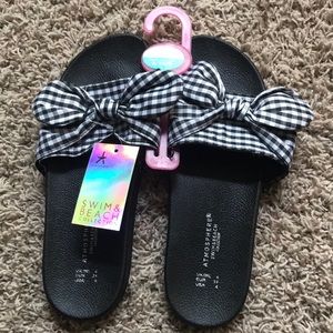 NWT Atmosphere Gingham slides